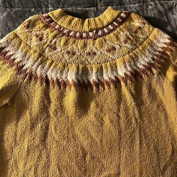 Warm Winter Sweater - Picture 2 of 4